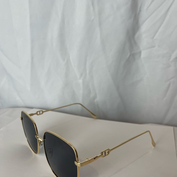 Gold Square Sunglasses - Picture 3 of 7